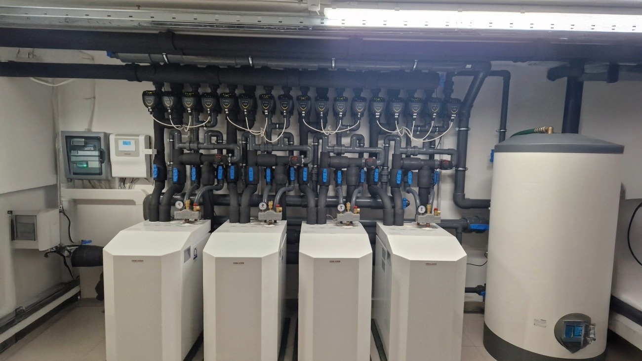 Telepített geotermikus hőszivattyú rendszer